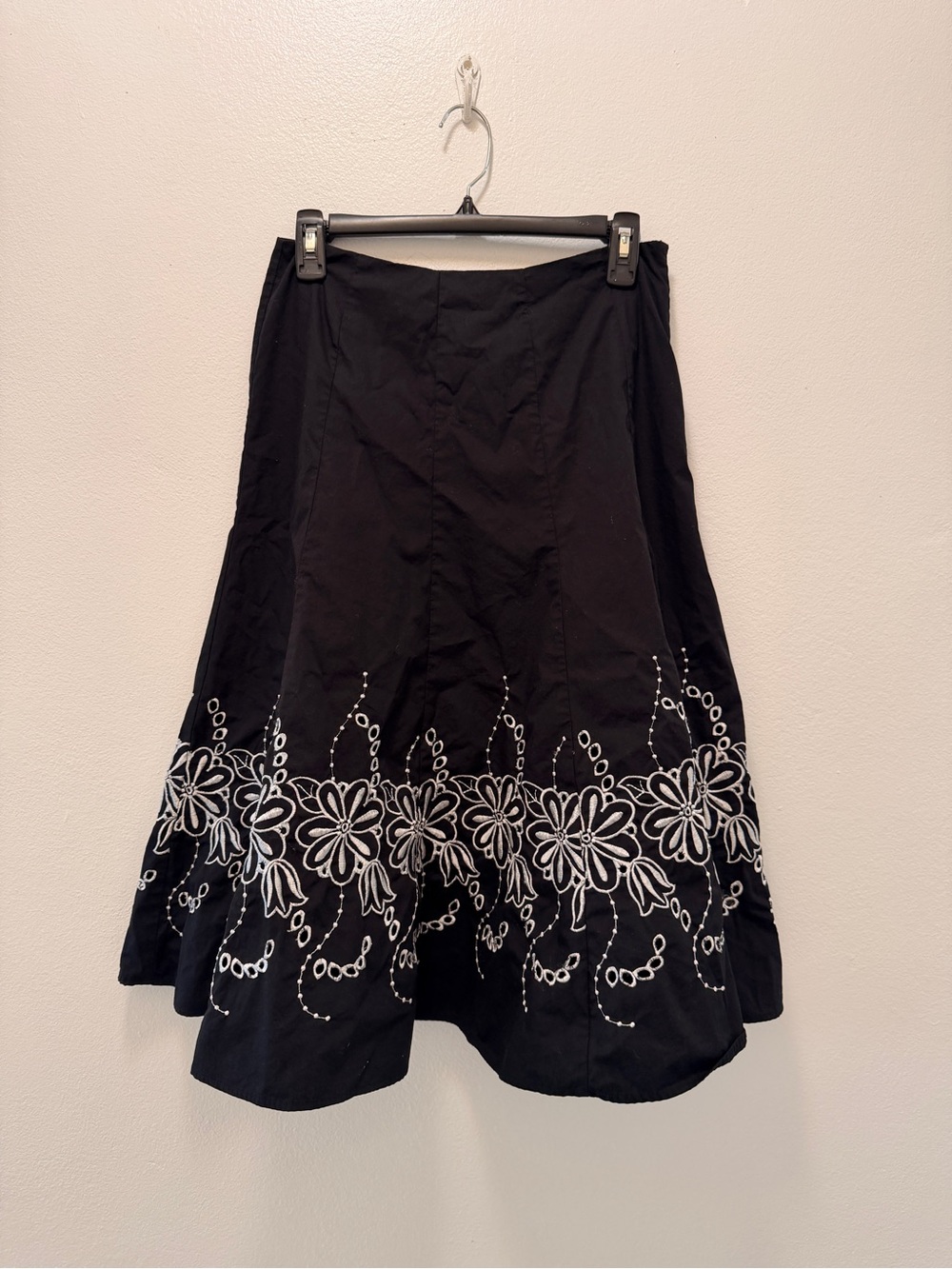 Allison Taylor Black Floral Embroidered Midi Skirt Size 4